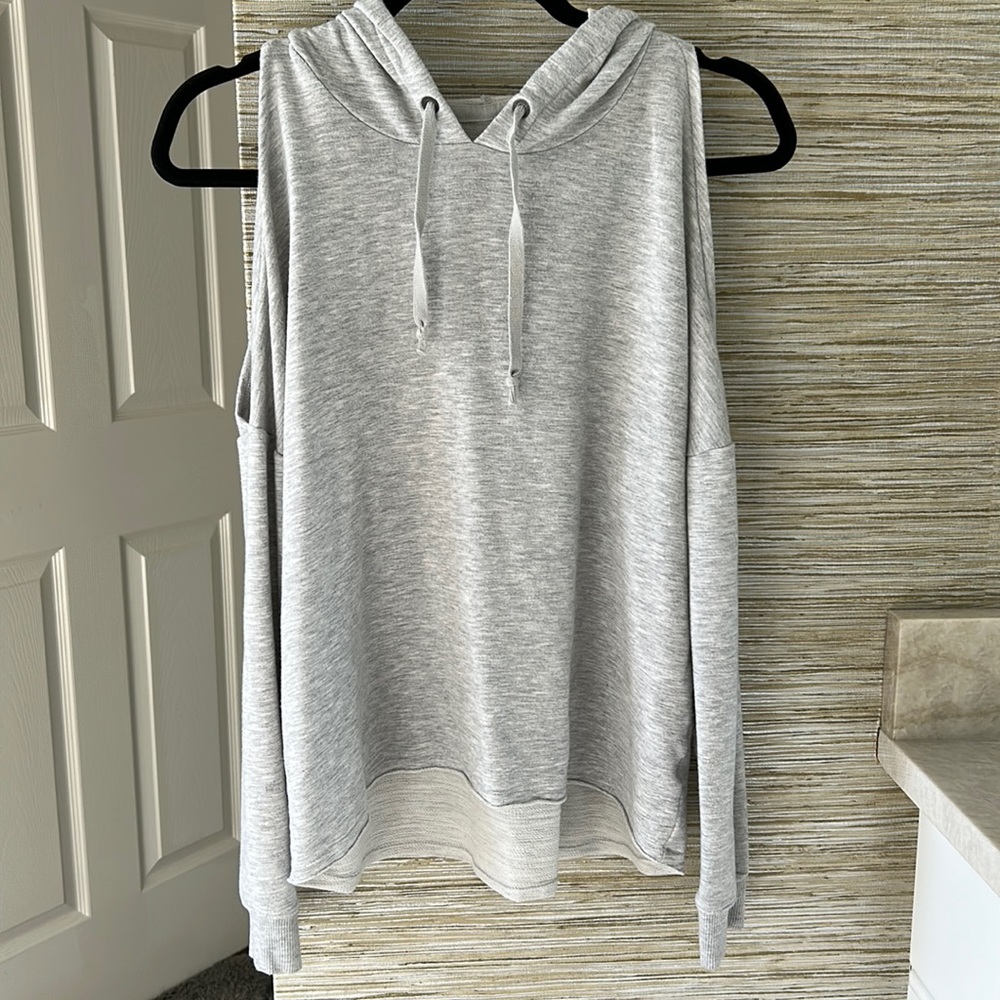 American eagle cold shoulder sweater